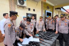 Kapolres Bulukumba Sidak Senpi dan Tes Urine Anggota, Pastikan Personel Bebas Narkoba